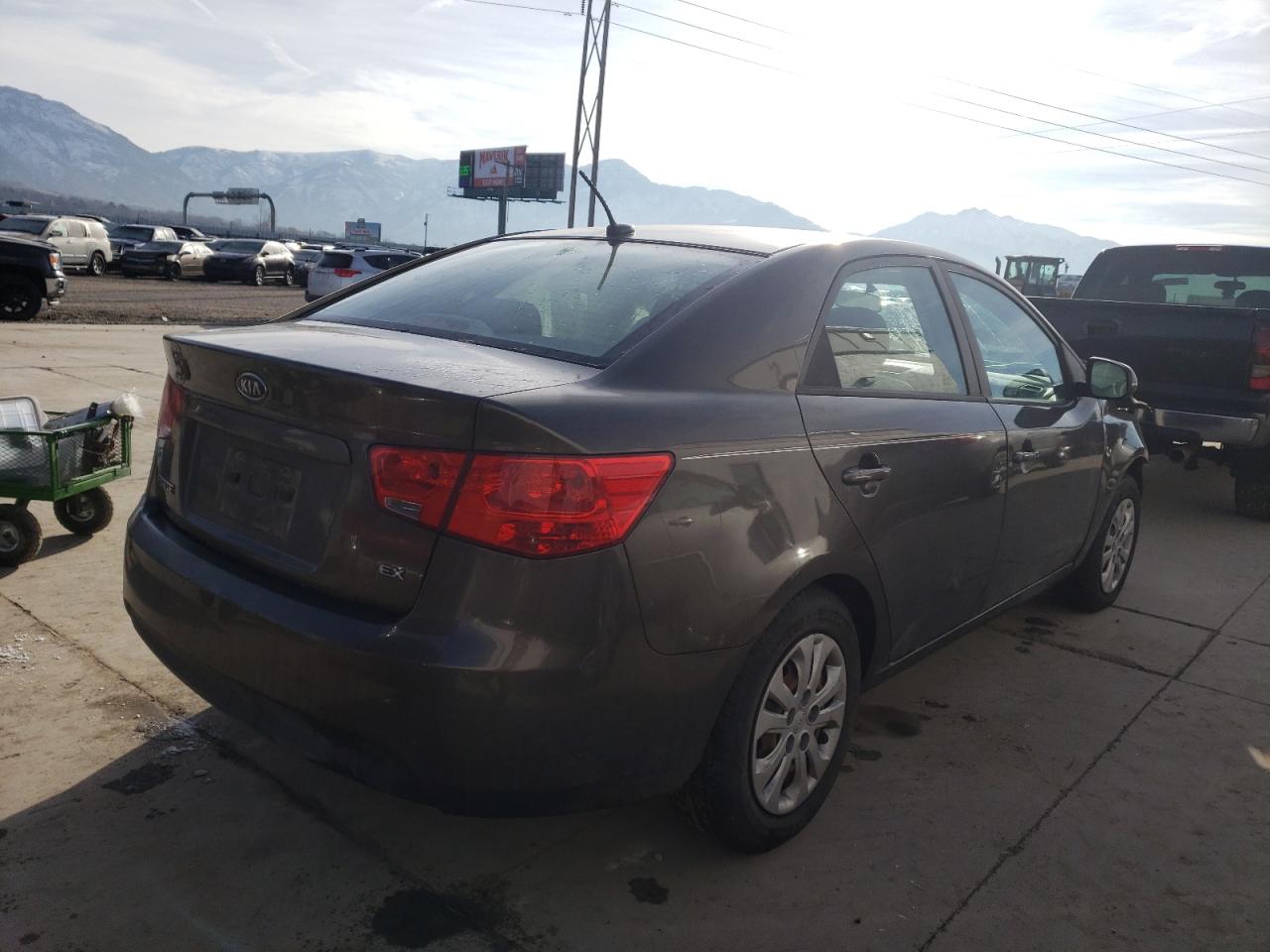 Photo 4 from auction – 2011 KIA FORTE EX with VIN KNAFU4A21B5891506