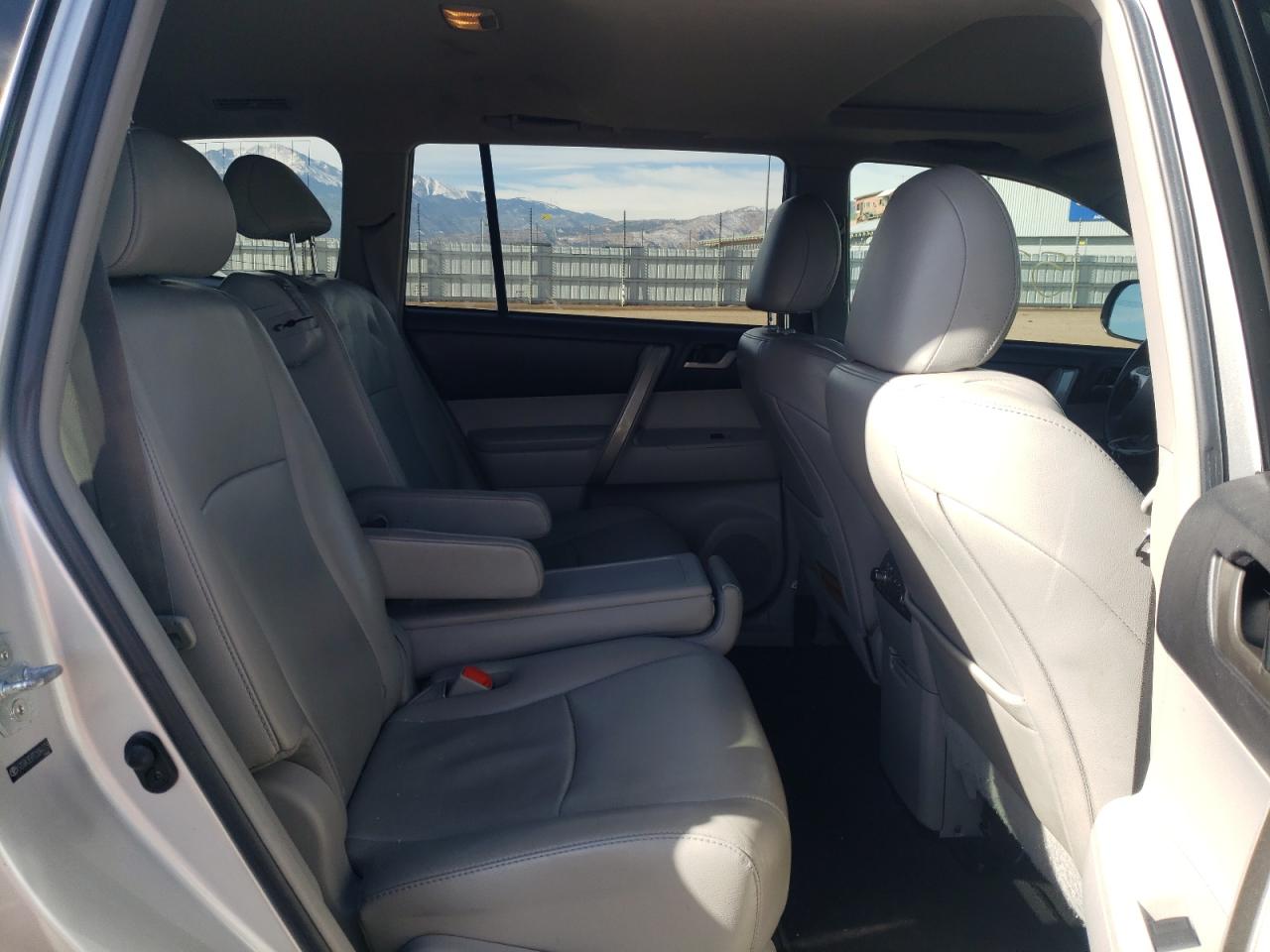 Photo 6 from auction – 2012 TOYOTA HIGHLANDER with VIN 5TDZK3EH7CS064779
