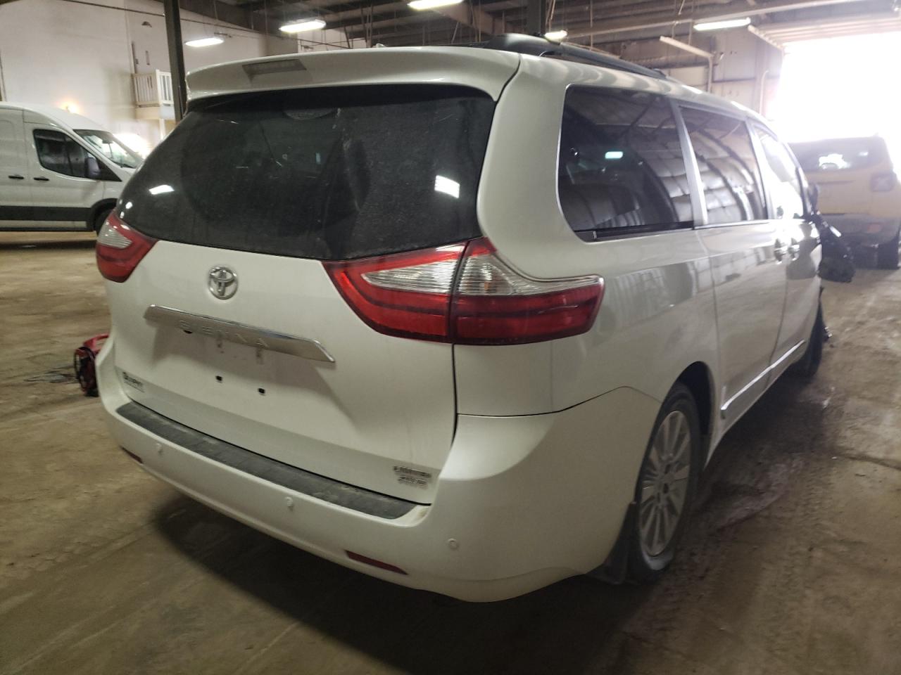 Photo 4 from auction – 2015 TOYOTA SIENNA XLE with VIN 5TDDK3DC8FS118773