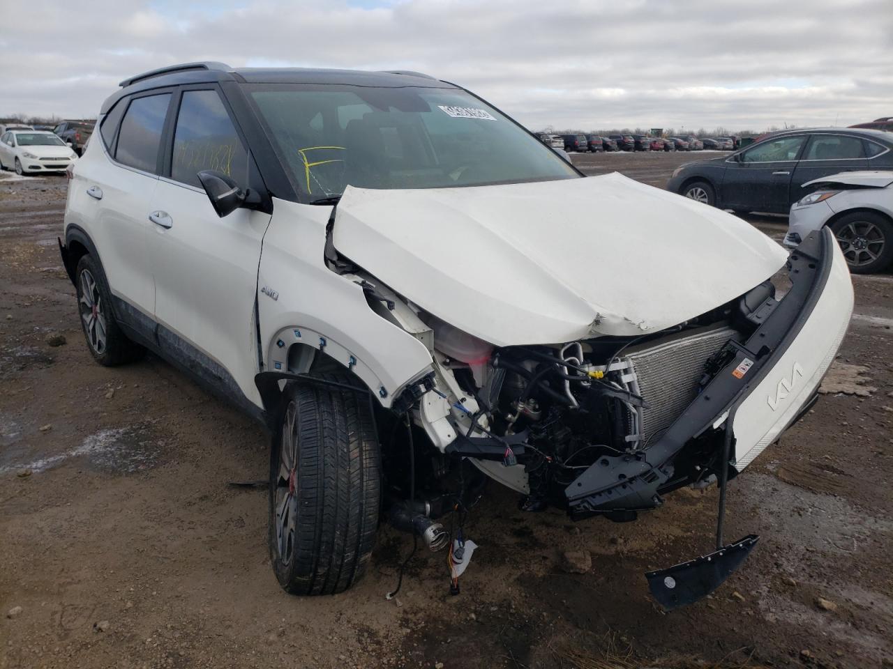 KIA SELTOS SX 2022 with VIN KNDETCA22N7253351 - Photo from auction