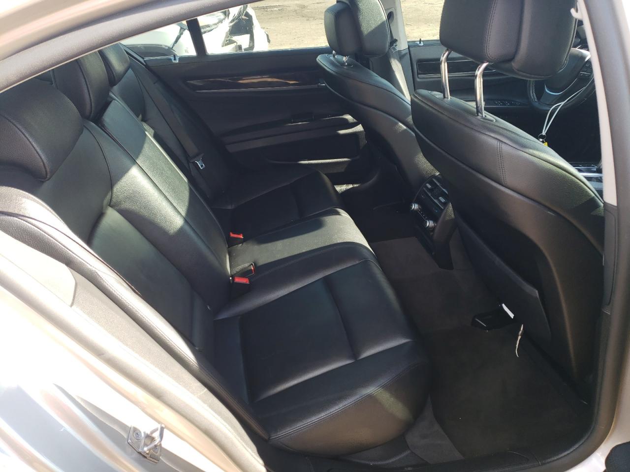 Photo 6 from auction – 2012 BMW 740 I with VIN WBAKA4C59CDX20265