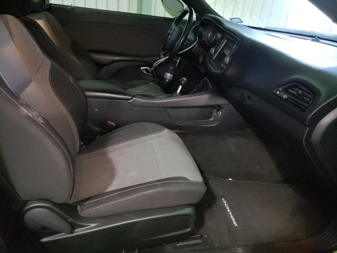 Photo 5 from auction – 2015 DODGE CHALLENGER with VIN 2C3CDZAT4FH711188