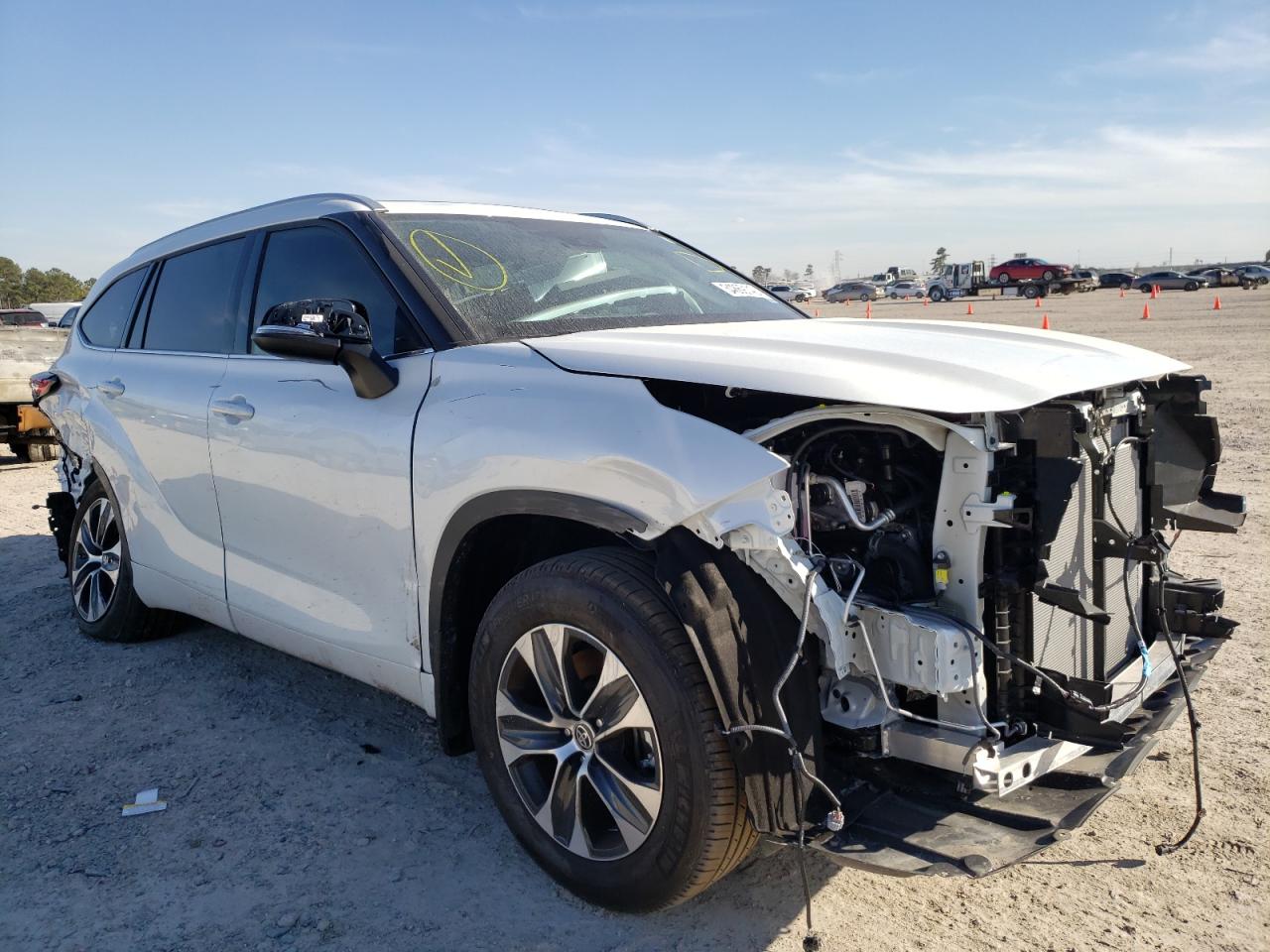 Photo 1 from auction – 2022 TOYOTA HIGHLANDER with VIN 5TDGZRAH6NS091003