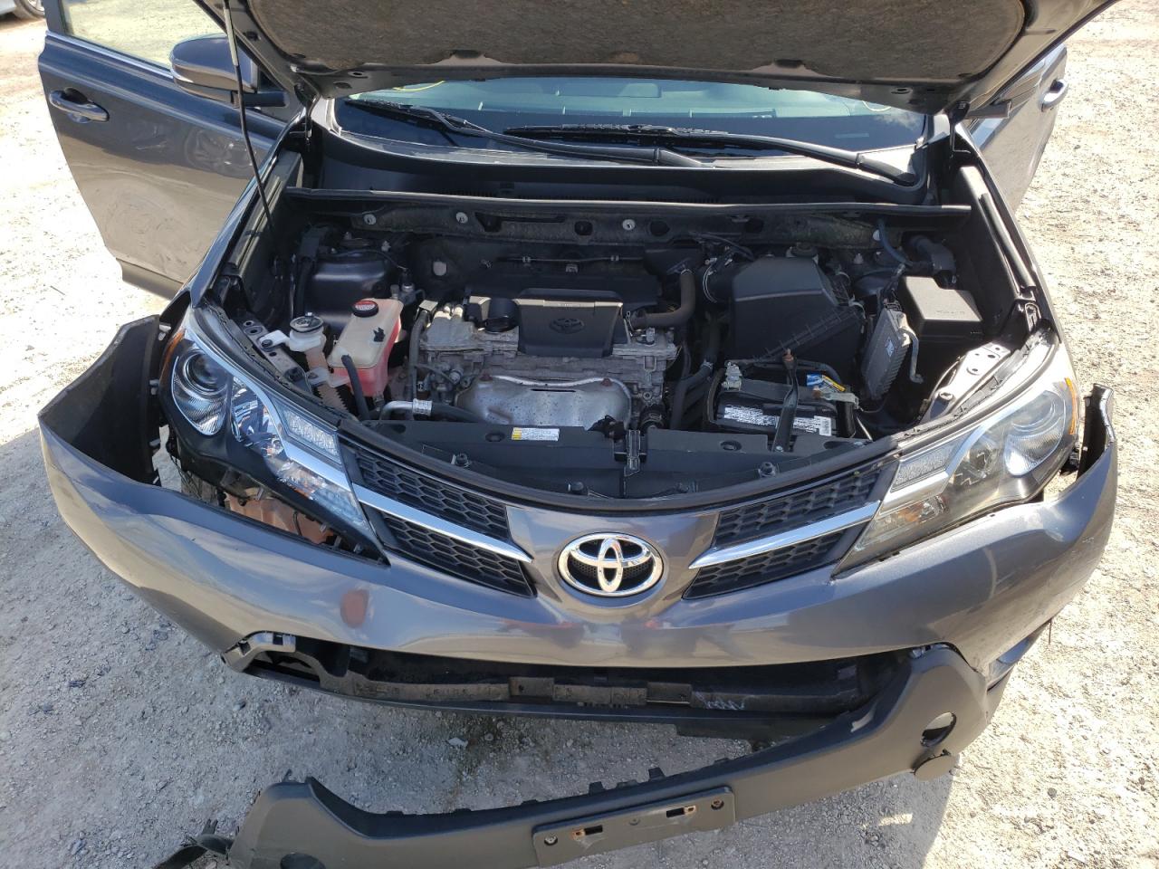 Photo 7 from auction – 2015 TOYOTA RAV4 LIMIT with VIN JTMDFREV9FD169668
