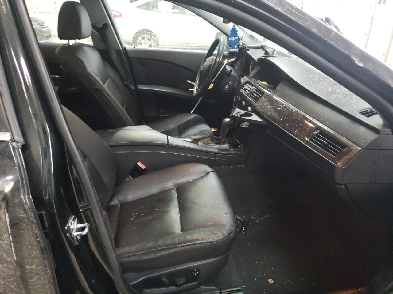 Photo 5 from auction – 2004 BMW 530 I with VIN WBANA73504B805362