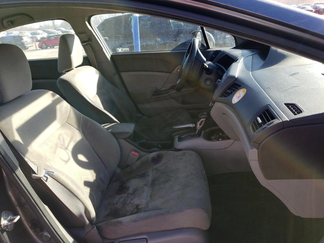 Photo 5 from auction – 2012 HONDA CIVIC LX with VIN 19XFB2F50CE080124