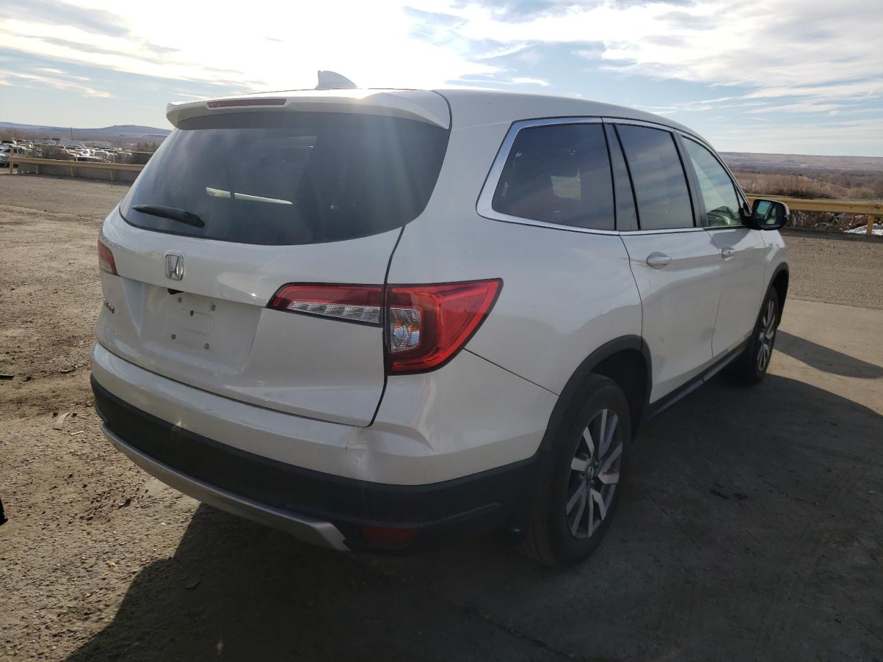 Photo 4 from auction – 2019 HONDA PILOT EXL with VIN 5FNYF5H54KB007116