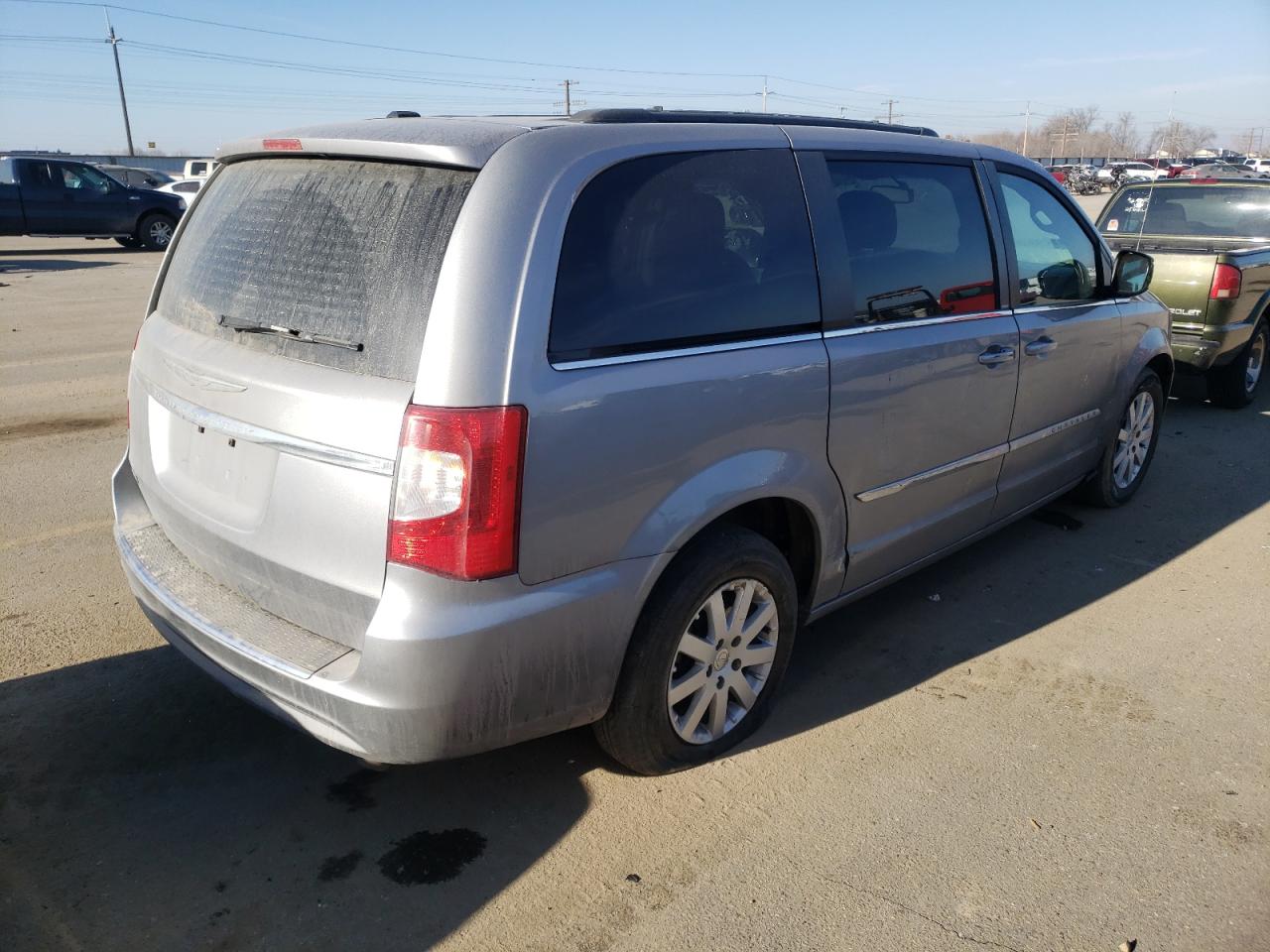 Photo 4 from auction – 2014 CHRYSLER TOWN & COU with VIN 2C4RC1BGXER256870