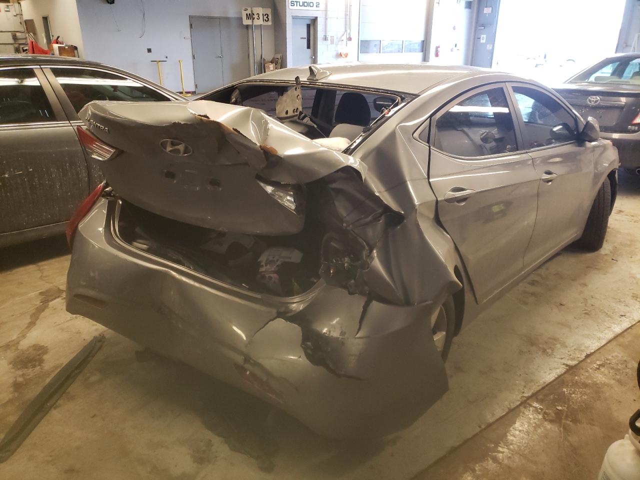 Photo 4 from auction – 2011 HYUNDAI ELANTRA GL with VIN KMHDH4AE1BU081903