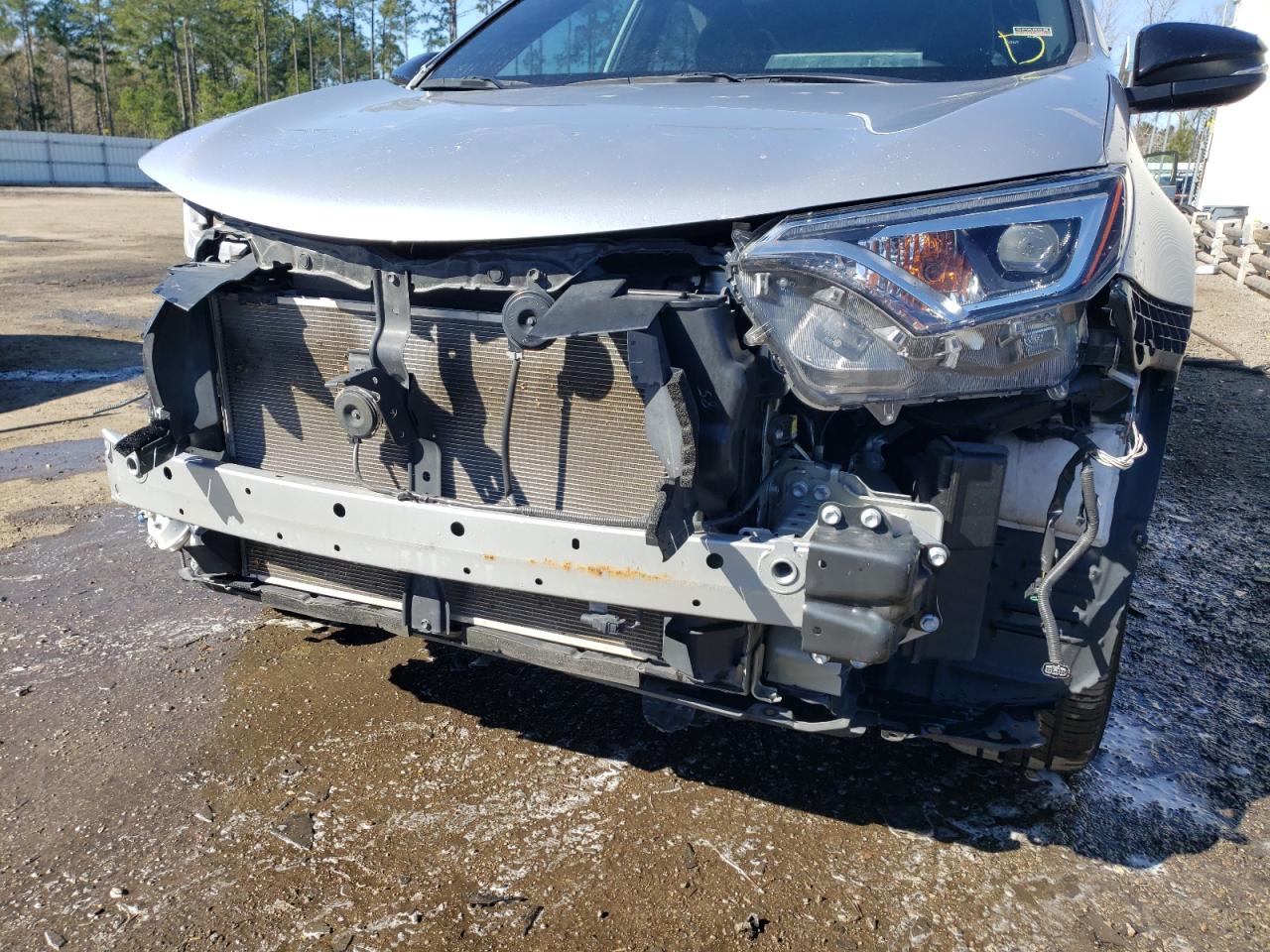 Photo 9 from auction – 2017 TOYOTA RAV4 SE with VIN 2T3NFREV7HW347880