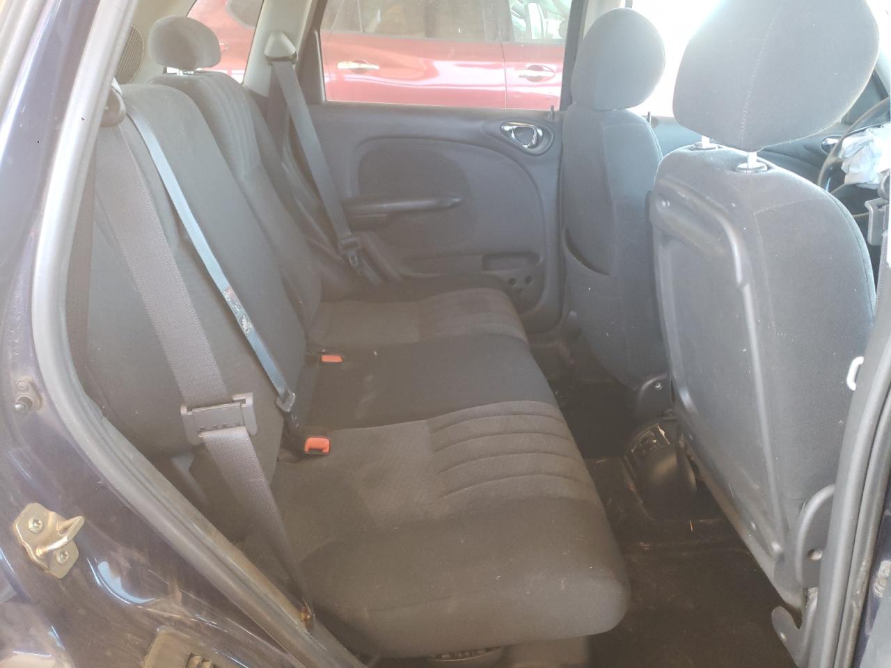 Photo 6 from auction – 2005 CHRYSLER PT CRUISER with VIN 3C4FY58B85T558565