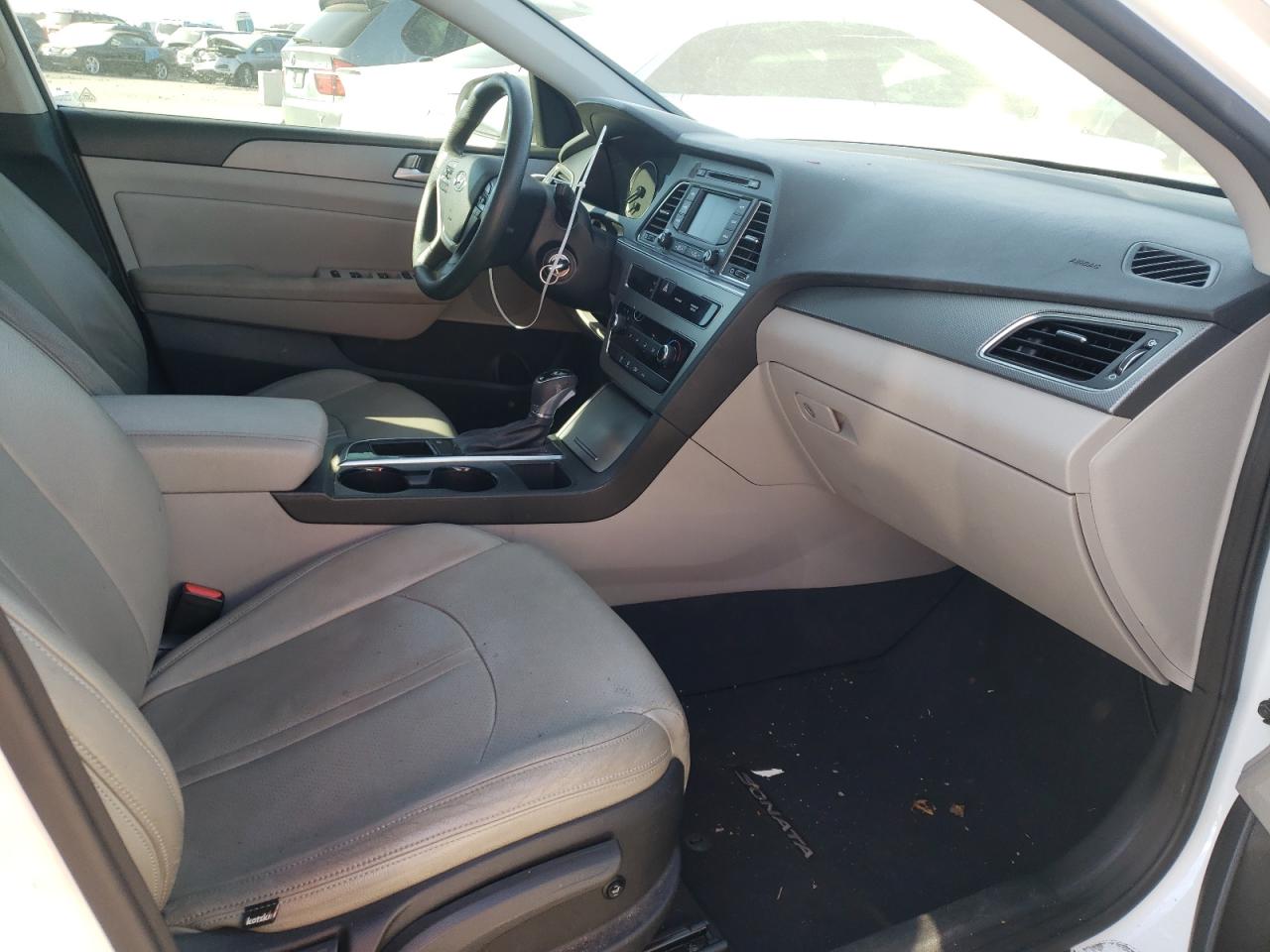 Photo 5 from auction – 2015 HYUNDAI SONATA SE with VIN 5NPE24AF3FH160346