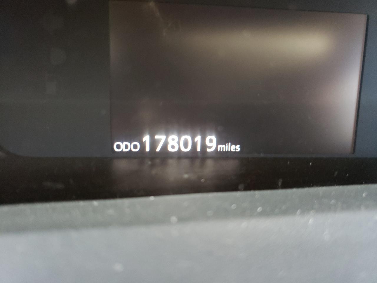 Photo 8 from auction – 2017 TOYOTA PRIUS with VIN JTDKARFU7H3036024