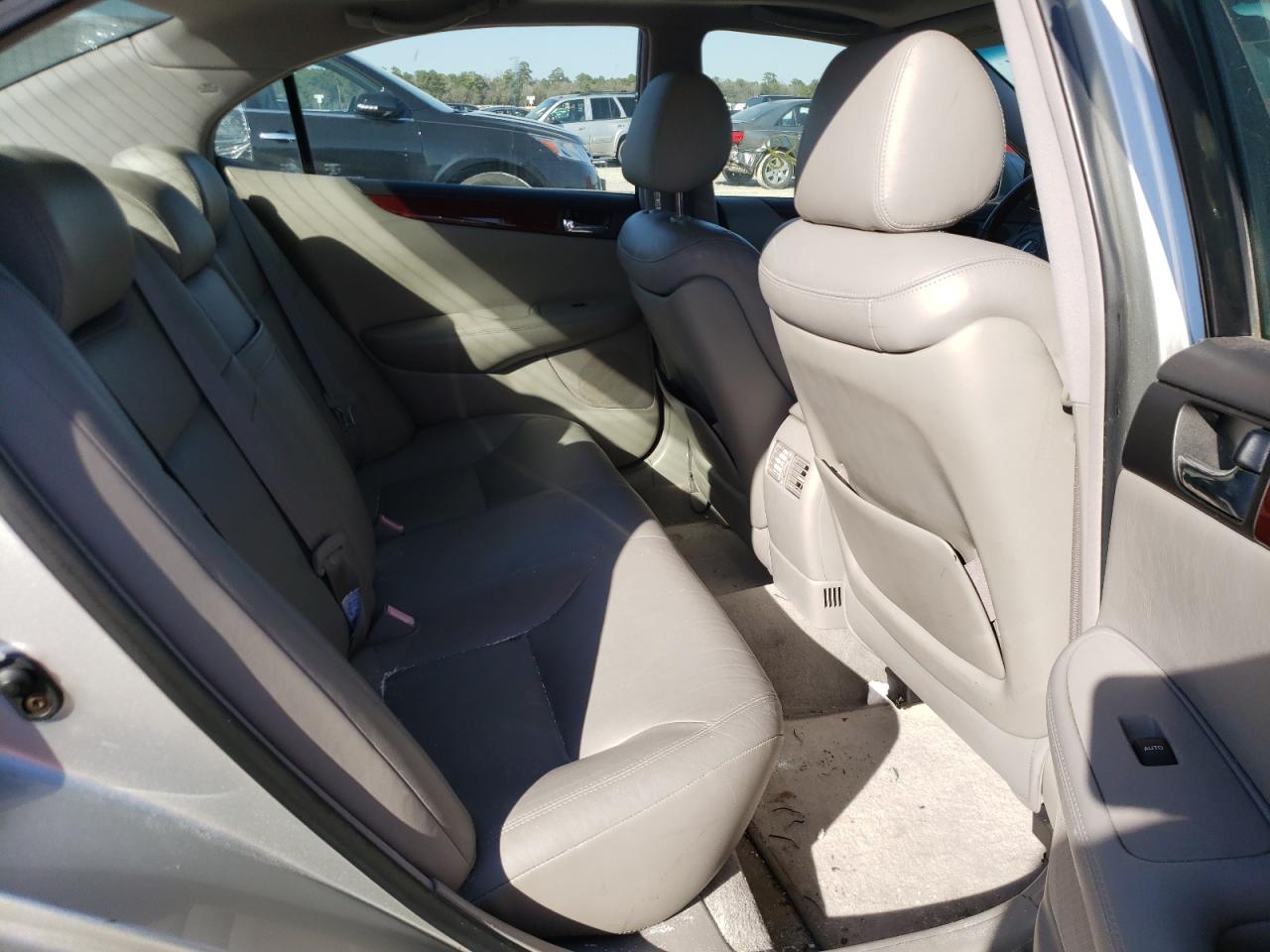 Photo 6 from auction – 2004 LEXUS ES 330 with VIN JTHBA30G740008511