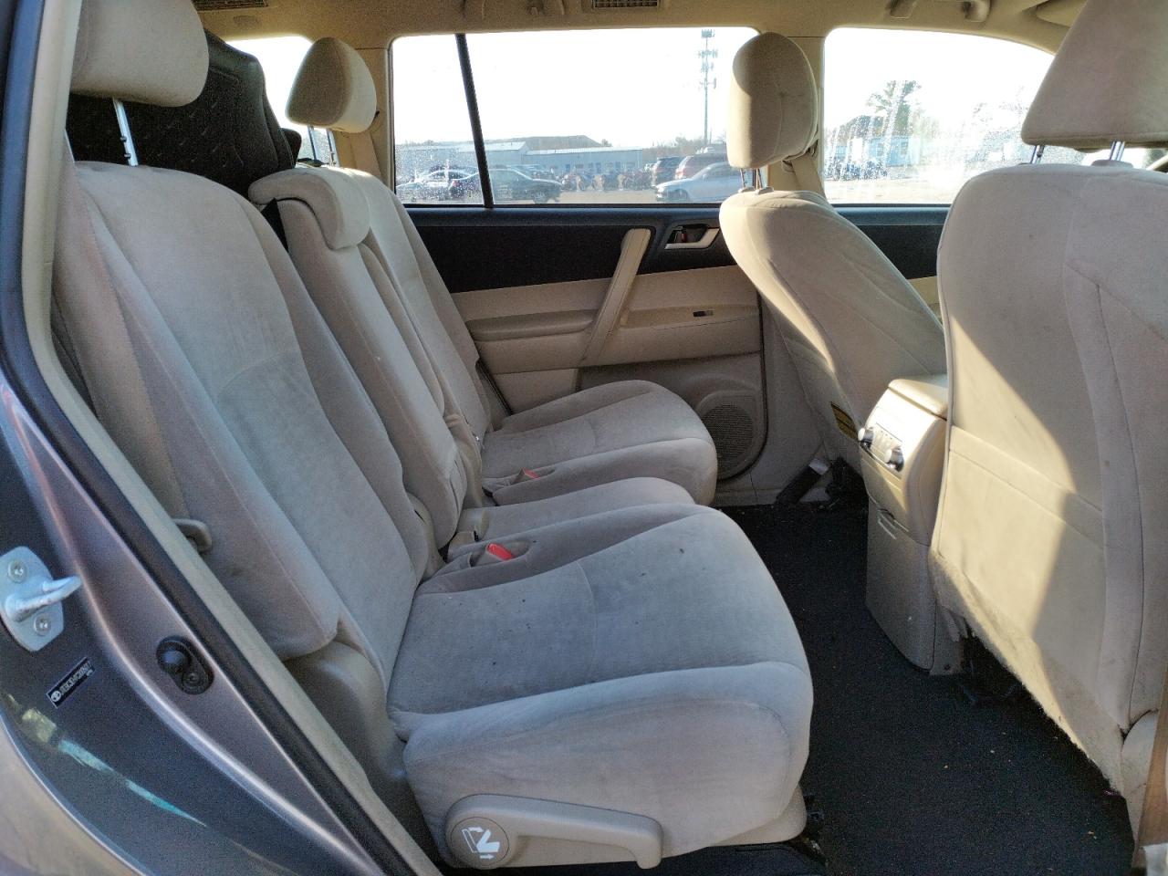 Photo 6 from auction – 2012 TOYOTA HIGHLANDER with VIN JTEBC3EH1C2005017