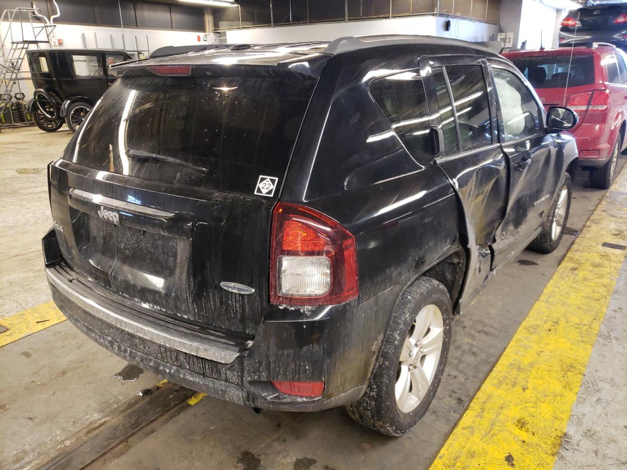 Фото 4 с аукциона – 2015 JEEP COMPASS LA с VIN 1C4NJDEB0FD207509