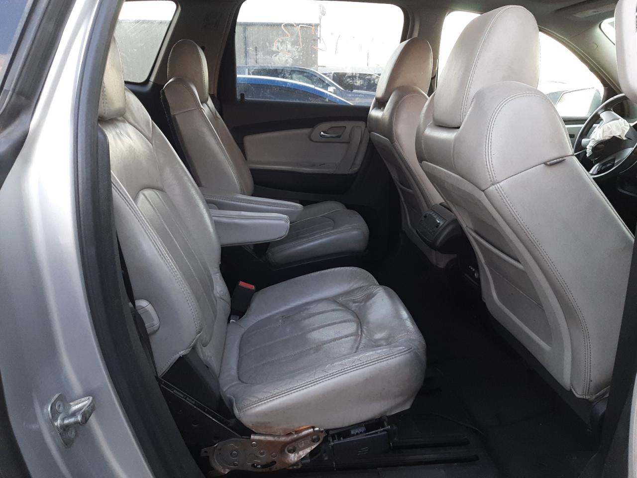 Photo 6 from auction – 2009 CHEVROLET TRAVERSE L with VIN 1GNER33DX9S153487