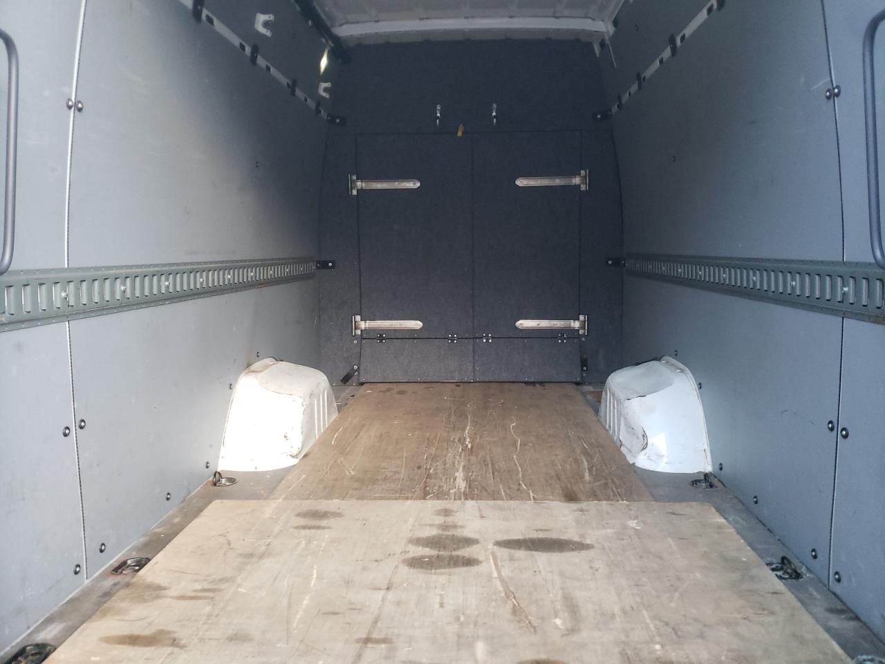 Photo 6 from auction – 2016 MERCEDES-BENZ SPRINTER 3 with VIN WD3PF4DC9GP254942