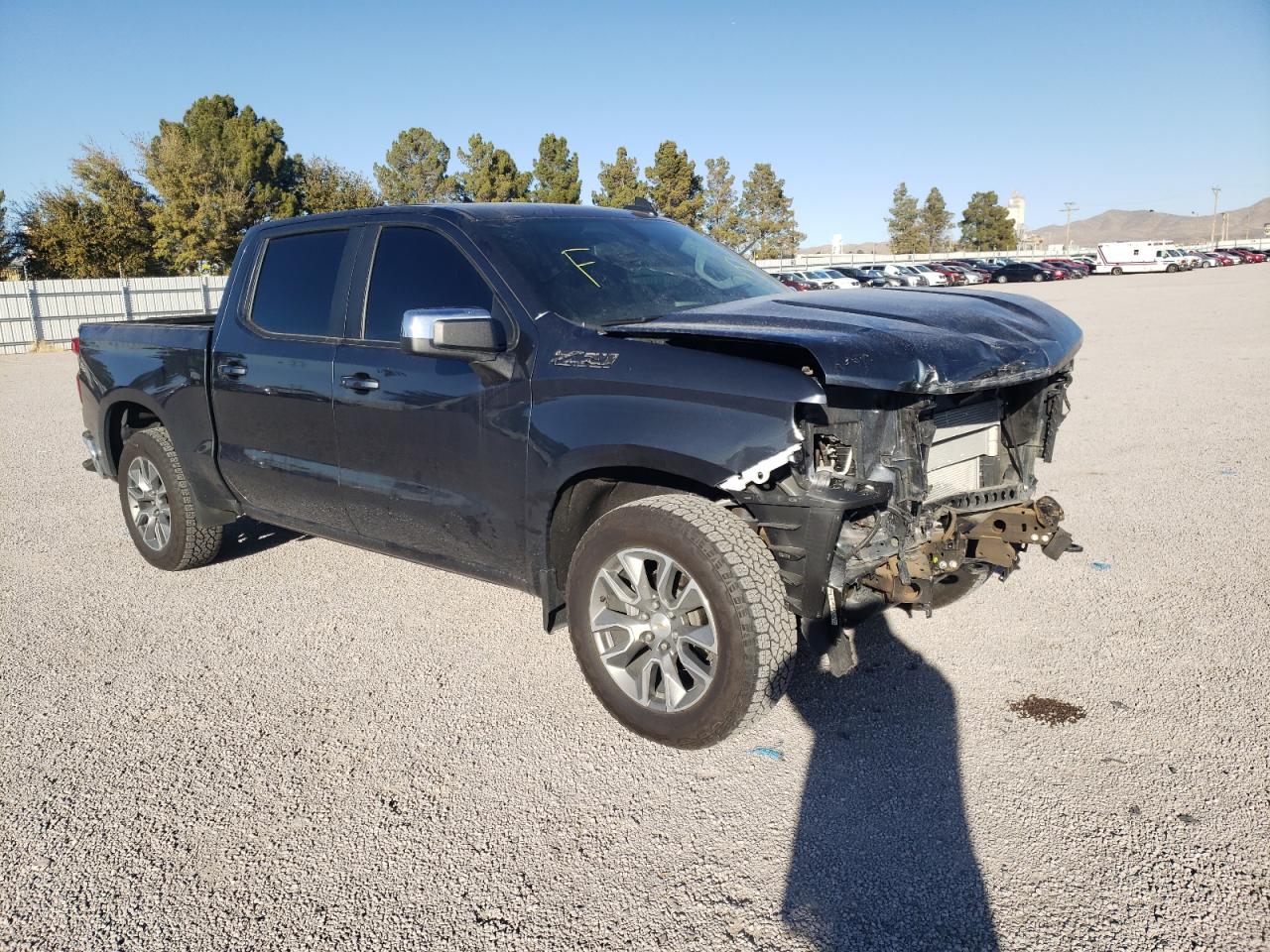 Photo 1 from auction – 2021 CHEVROLET SILVERADO with VIN 1GCUYDED6MZ311513