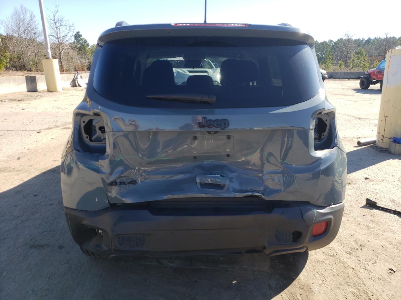 Photo 9 from auction – 2018 JEEP RENEGADE S with VIN ZACCJBAB3JPH46217