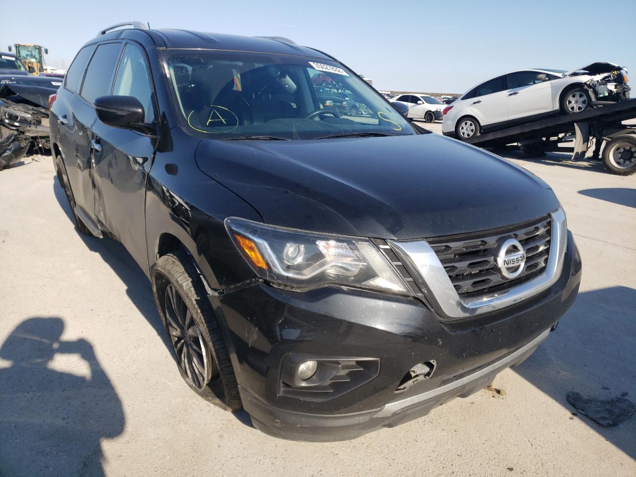 NISSAN PATHFINDER 2017 with VIN 5N1DR2MN3HC678336 - Photo from auction