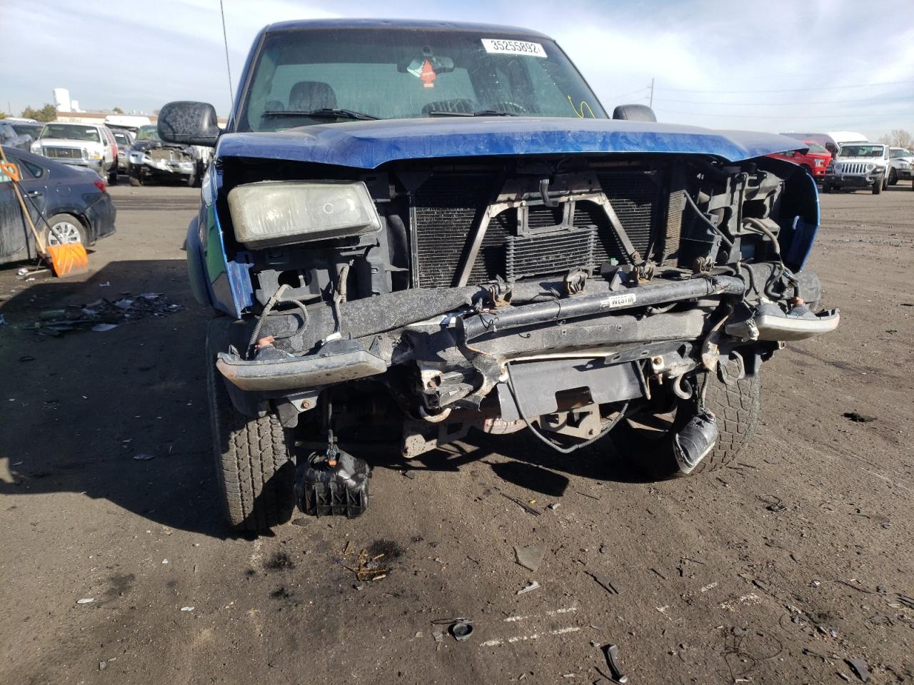 Photo 9 from auction – 2004 CHEVROLET SILVERADO with VIN 2GCEK19T741165752