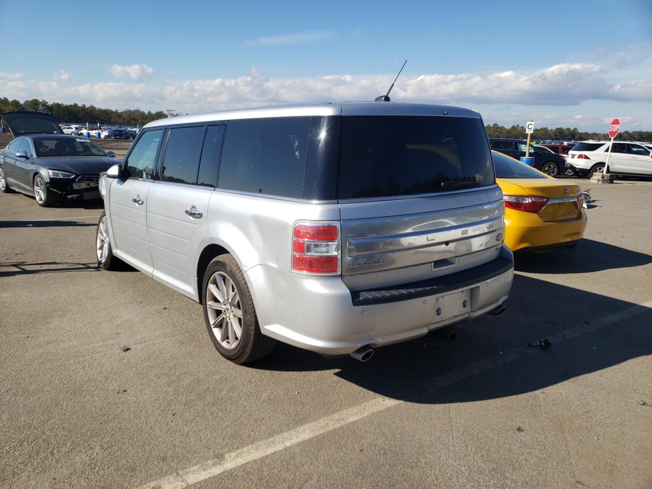 Фото 3 с аукциона – 2019 FORD FLEX LIMIT с VIN 2FMHK6D88KBA03905