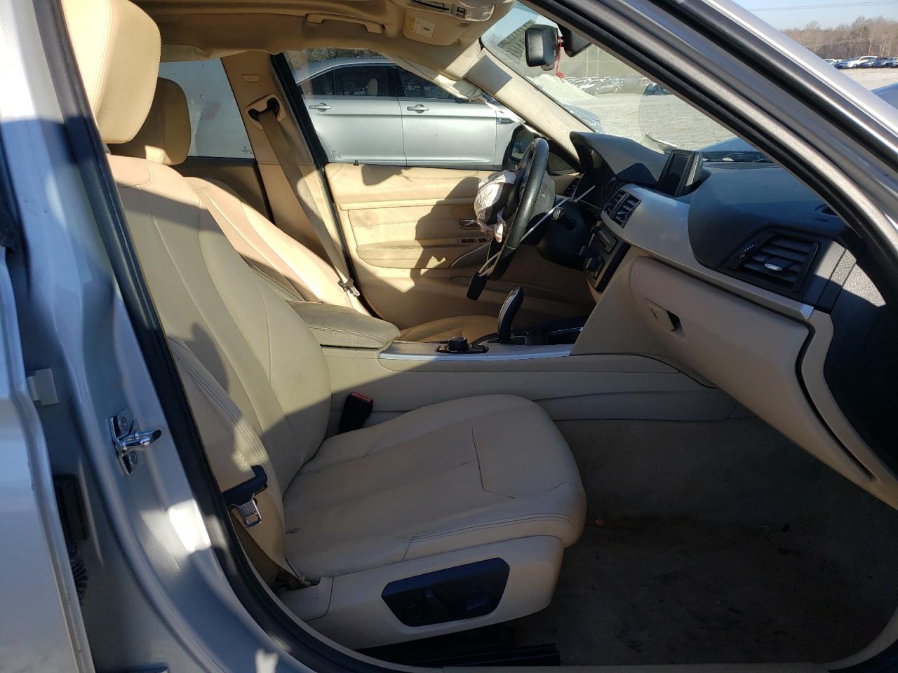 Photo 5 from auction – 2012 BMW 328 I with VIN WBA3A5C54CF341849
