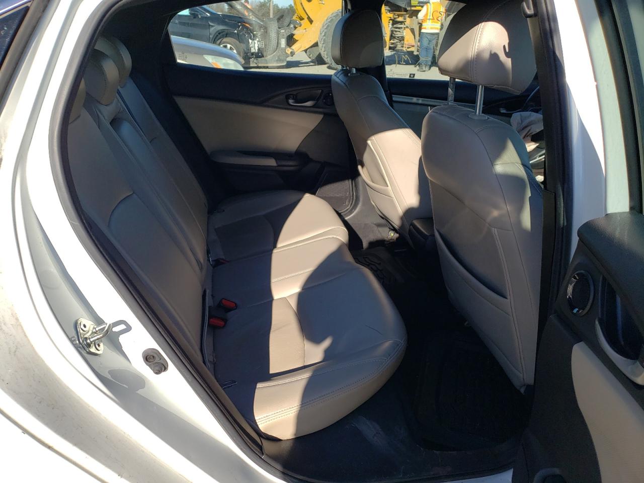 Photo 6 from auction – 2017 HONDA CIVIC EX with VIN SHHFK7H58HU214940