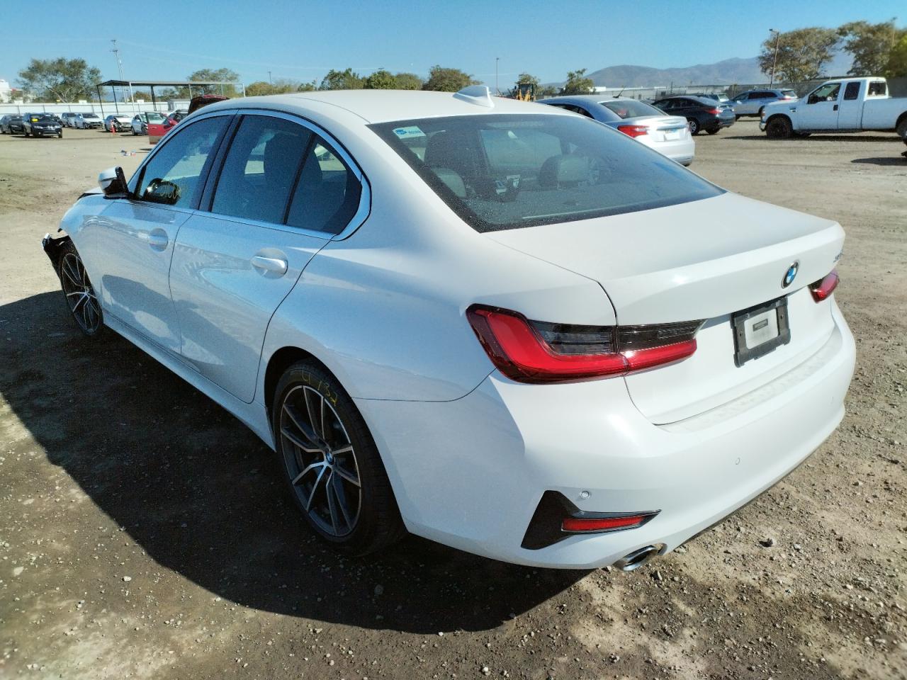 Photo 3 from auction – 2019 BMW 330I with VIN 3MW5R1J58K8B01899