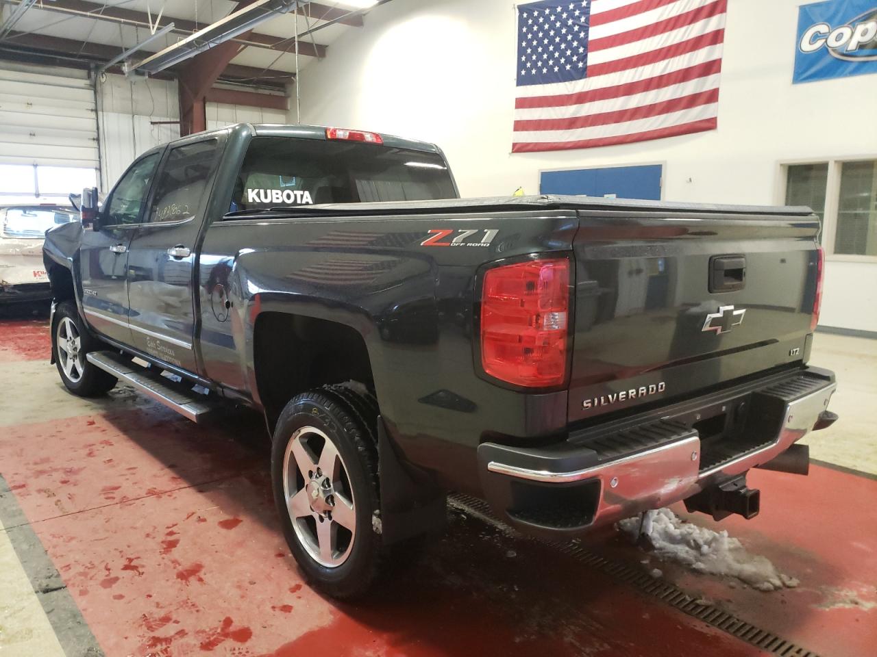 Photo 3 from auction – 2018 CHEVROLET SILVERADO with VIN 1GC1KWEY4JF290483