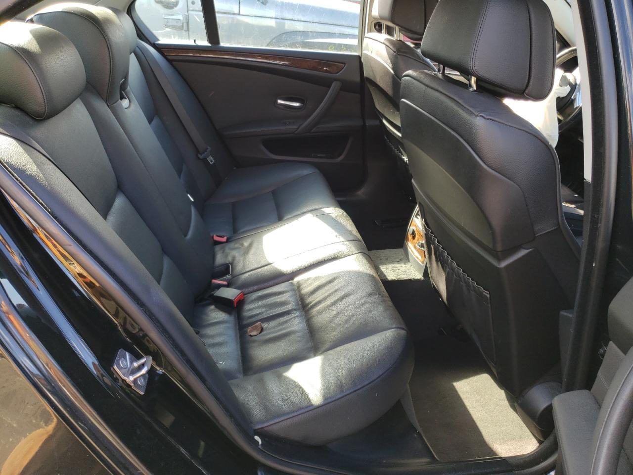 Photo 6 from auction – 2010 BMW 528 XI with VIN WBANV1C53ABZ45371