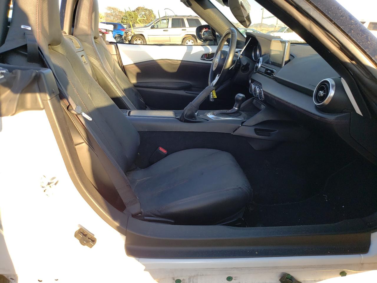 Photo 5 from auction – 2016 MAZDA MX-5 MIATA with VIN JM1NDAD73G0102717