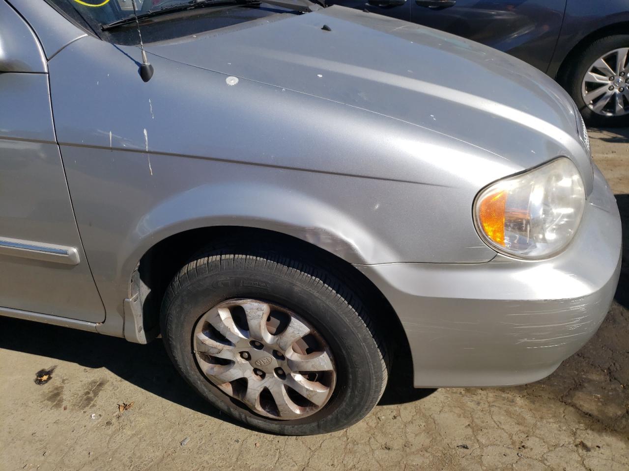 Photo 9 from auction – 2005 KIA SEDONA EX with VIN KNDUP132456761599