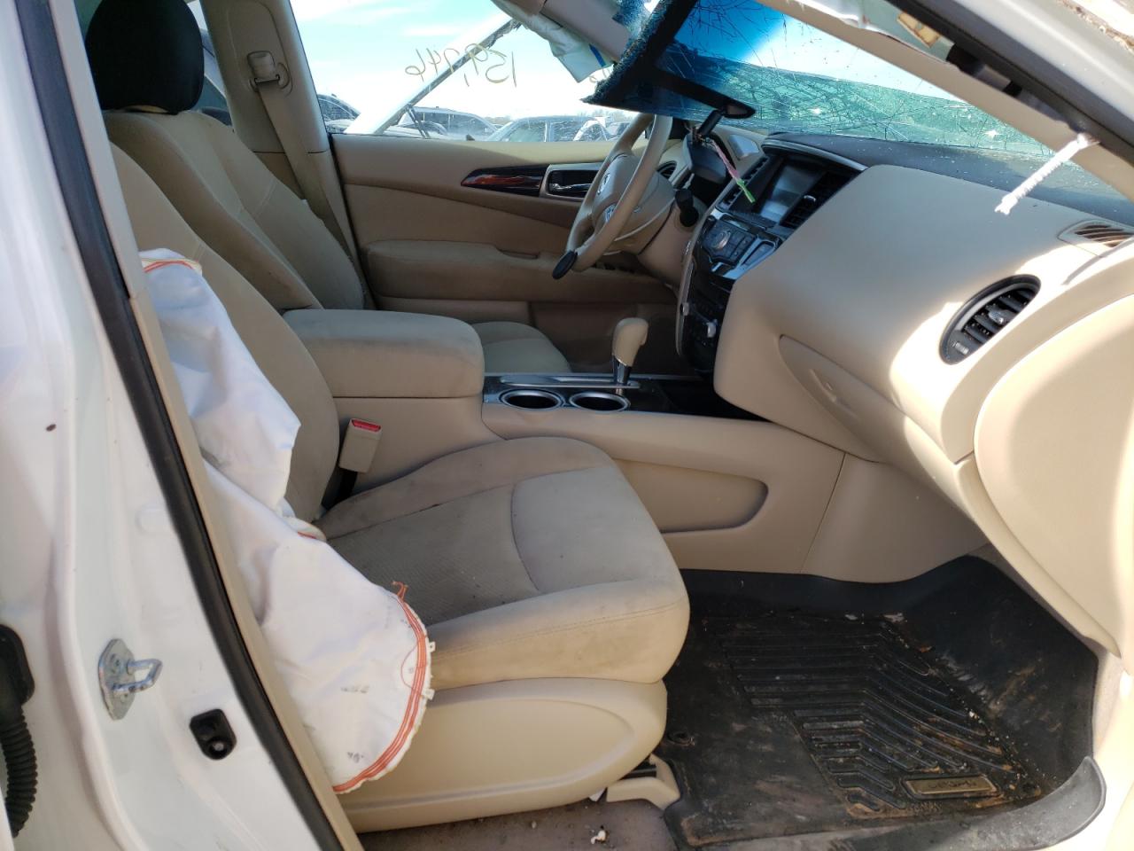 Photo 5 from auction – 2015 NISSAN PATHFINDER with VIN 5N1AR2MN2FC660152
