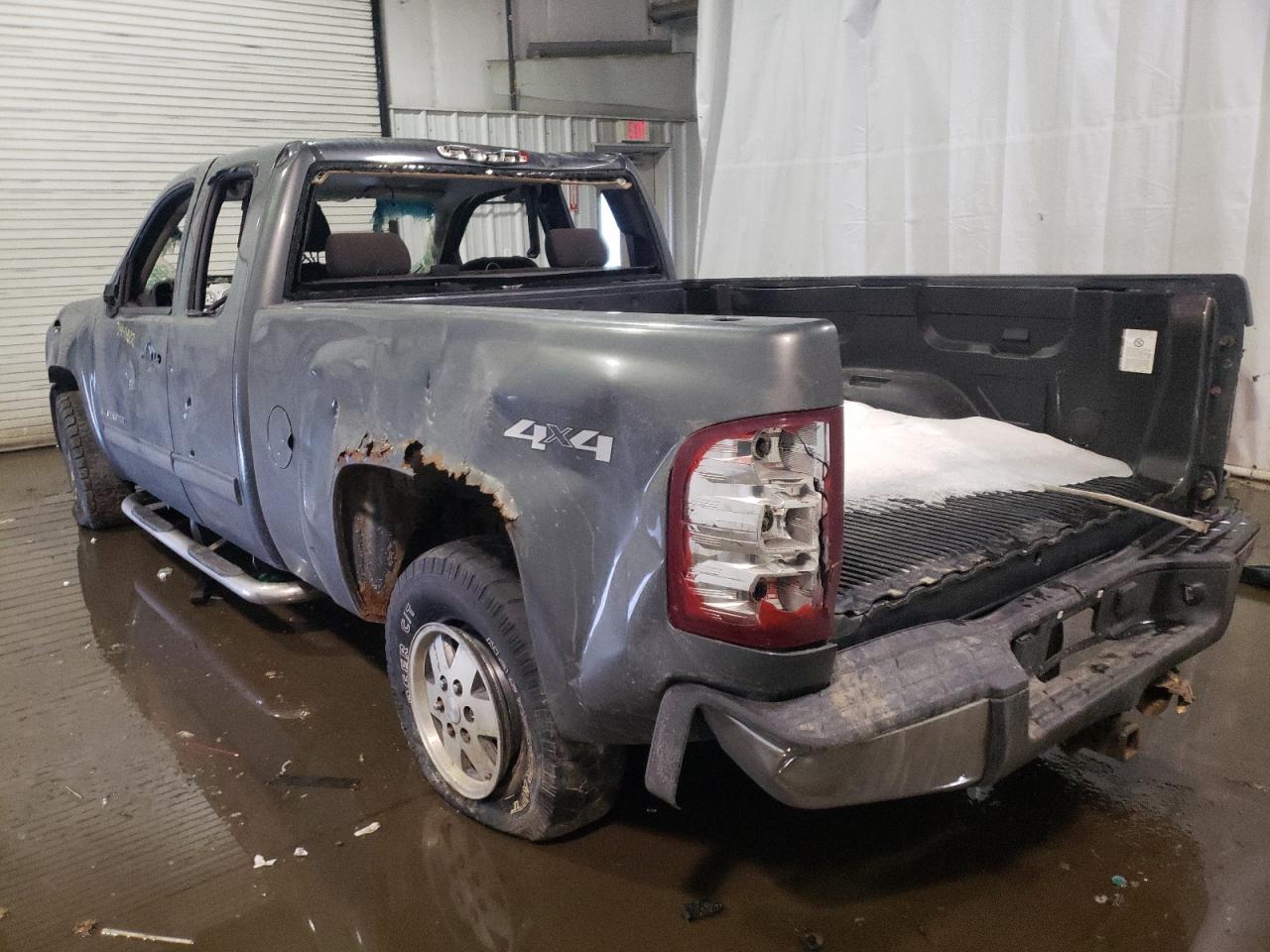 Photo 3 from auction – 2011 CHEVROLET SILVERADO with VIN 1GCRKREA5BZ444531