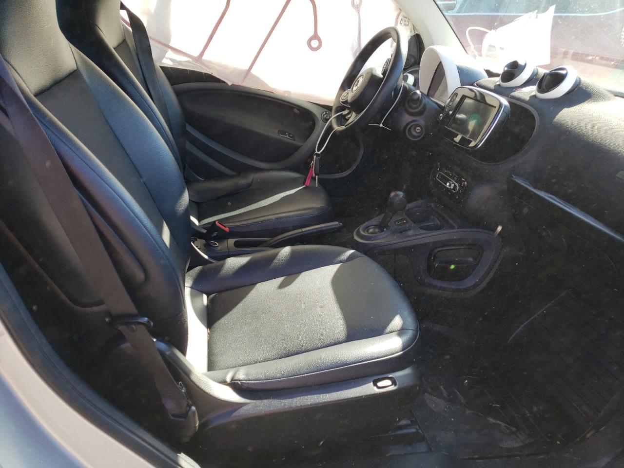 Photo 5 from auction – 2016 SMART FORTWO with VIN WMEFJ5DA3GK124223