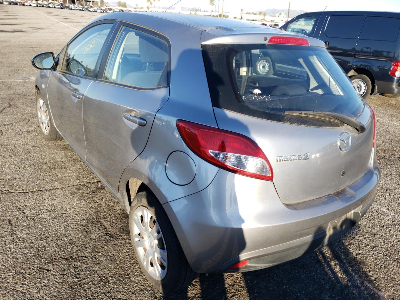 Photo 3 from auction – 2011 MAZDA MAZDA2 with VIN JM1DE1HY2B0131002