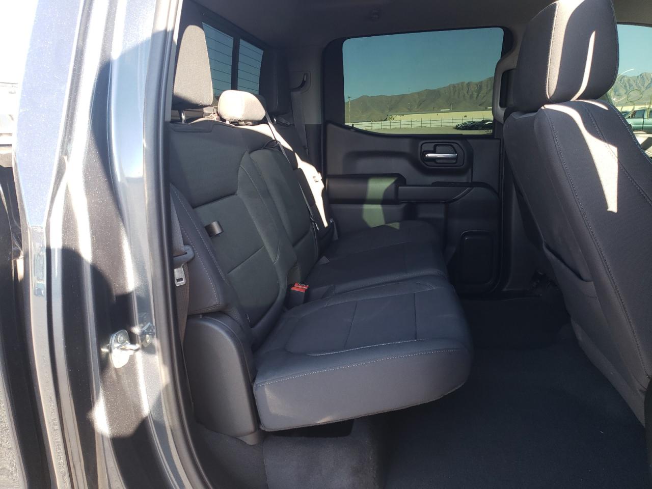 Photo 6 from auction – 2021 CHEVROLET SILVERADO with VIN 1GCUYDED6MZ311513