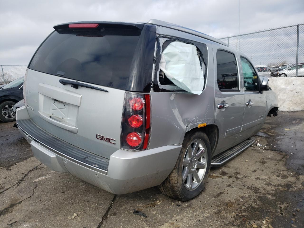 Photo 4 from auction – 2013 GMC YUKON DENA with VIN 1GKS2EEF9DR354909