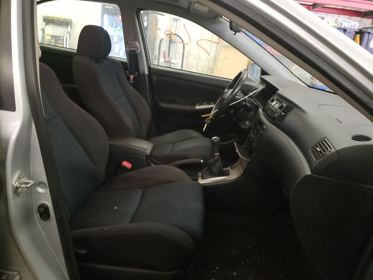 Photo 5 from auction – 2005 TOYOTA COROLLA XR with VIN 2T1BY32E95C319180