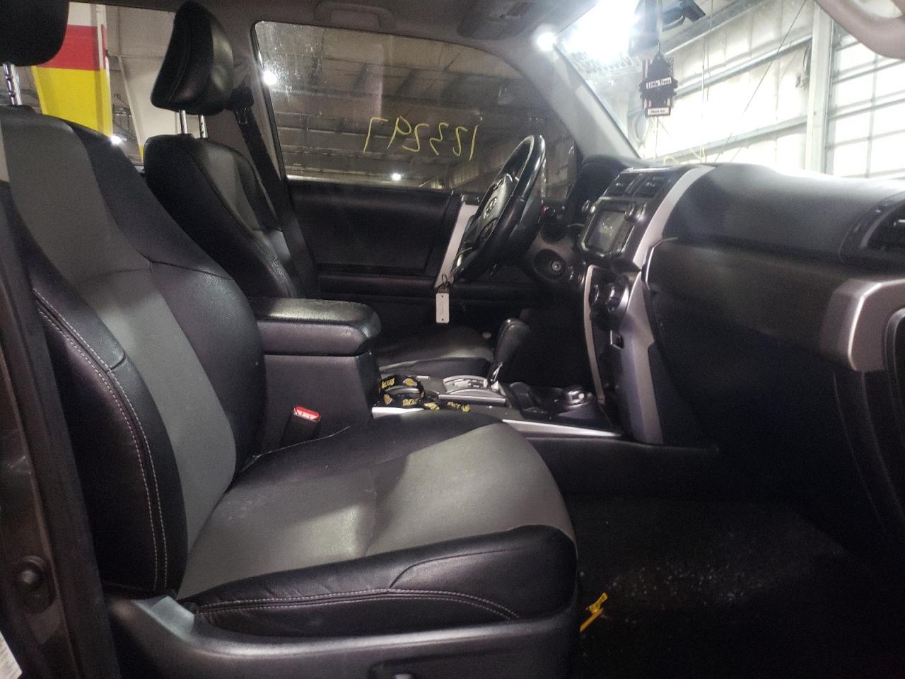 Photo 5 from auction – 2016 TOYOTA 4RUNNER SR with VIN JTEBU5JRXG5307434