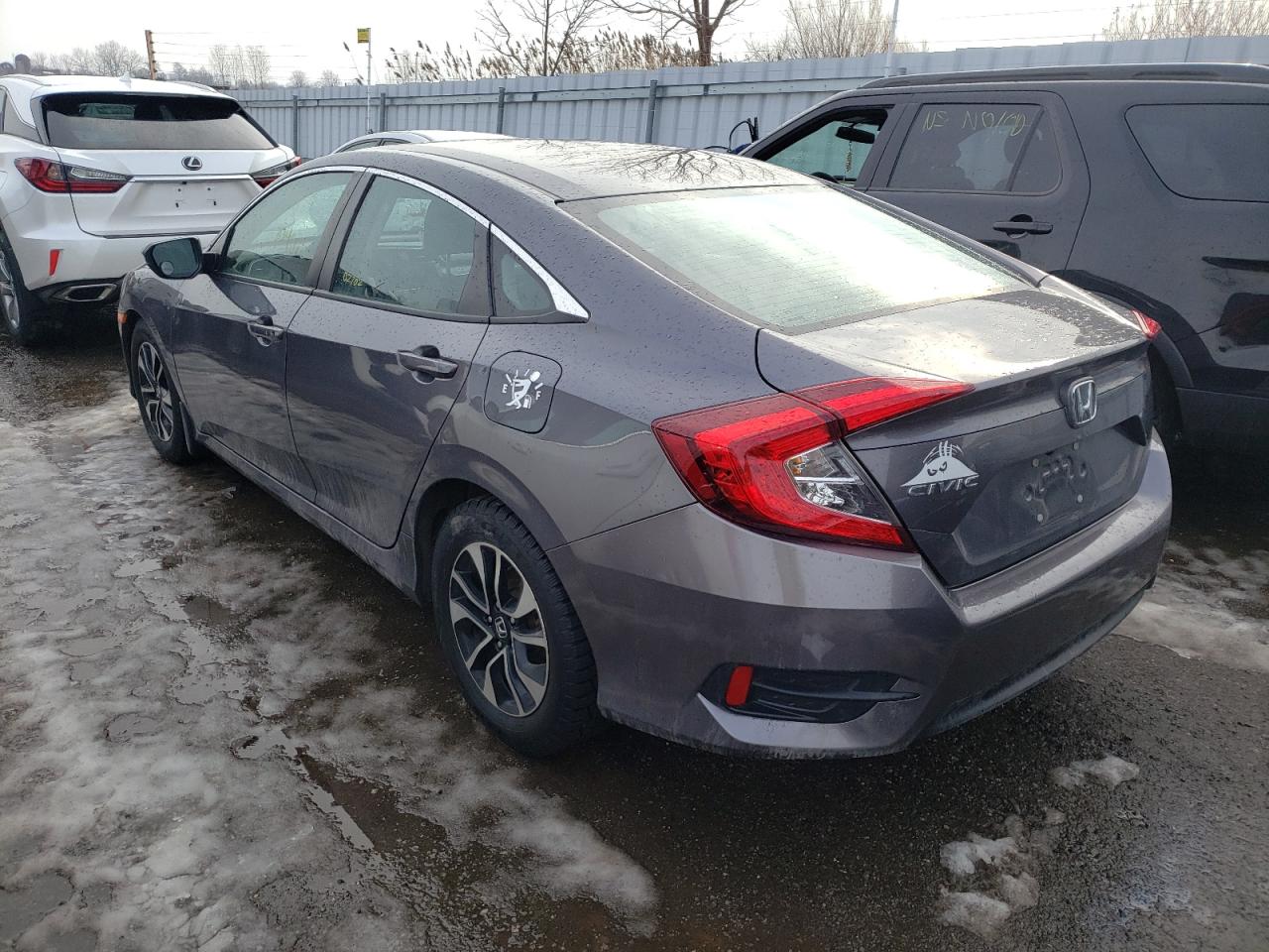 Photo 3 from auction – 2018 HONDA CIVIC EX with VIN 2HGFC2F86JH020696
