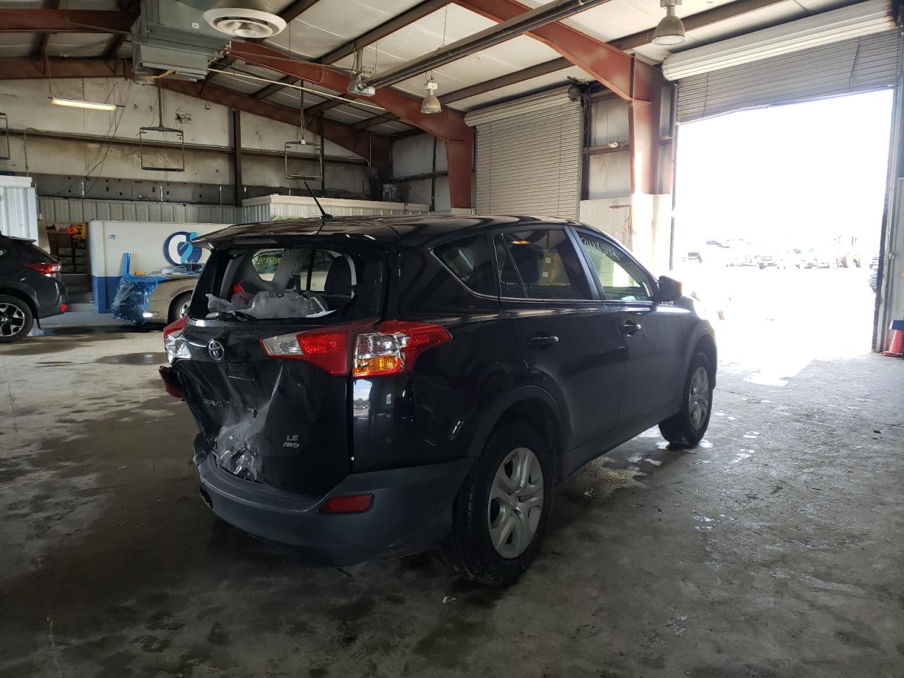 Photo 4 from auction – 2015 TOYOTA RAV4 LE with VIN 2T3BFREV4FW300600