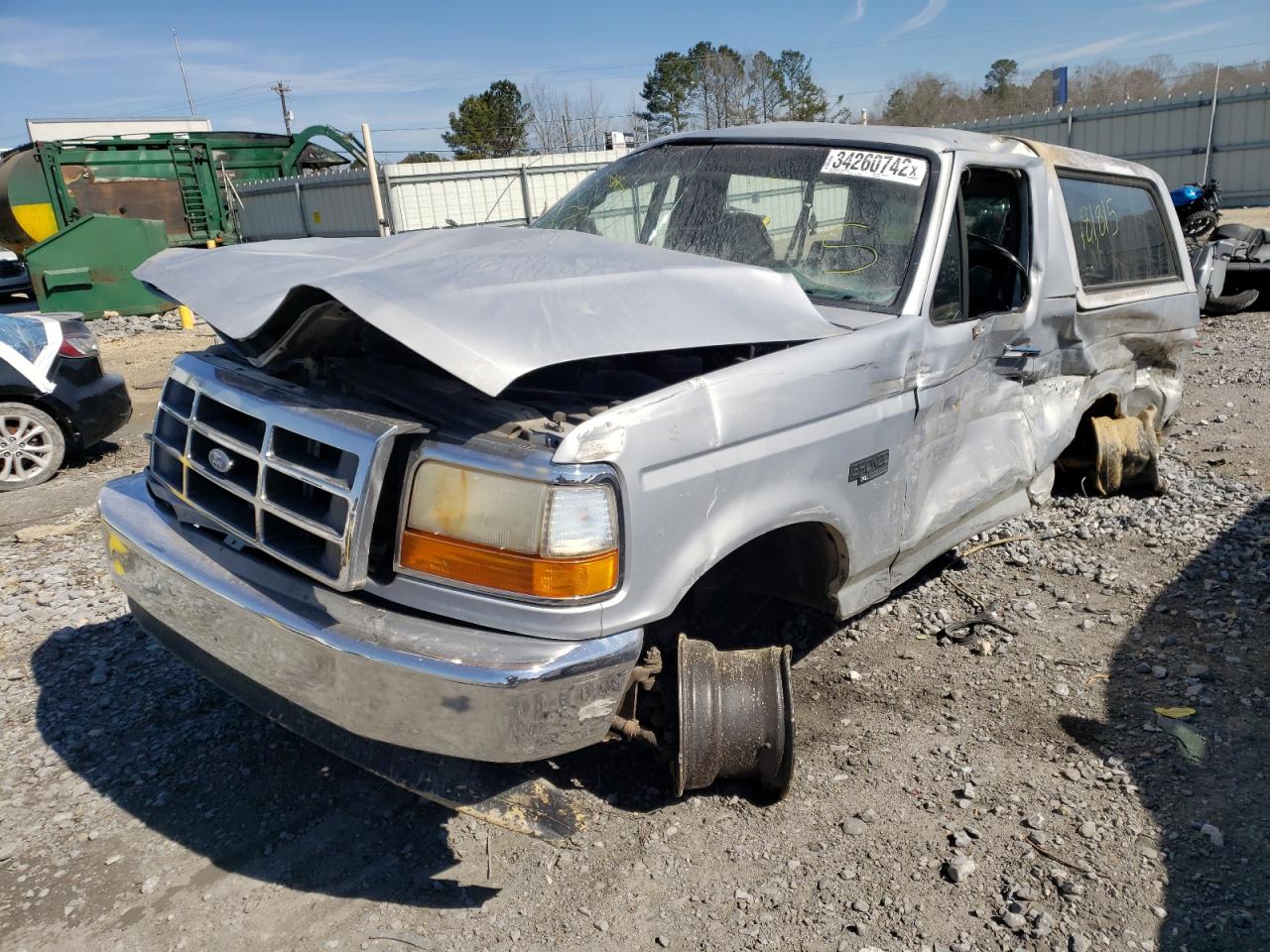 Photo 2 from auction – 1996 FORD BRONCO U10 with VIN 1FMEU15N5TLB65335