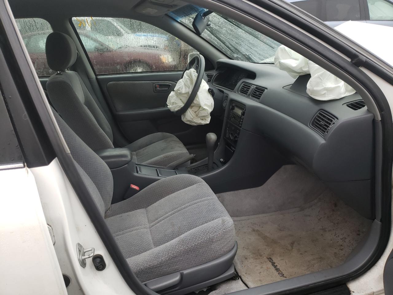 Photo 5 from auction – 2001 TOYOTA CAMRY with VIN JT2BG22K310541567