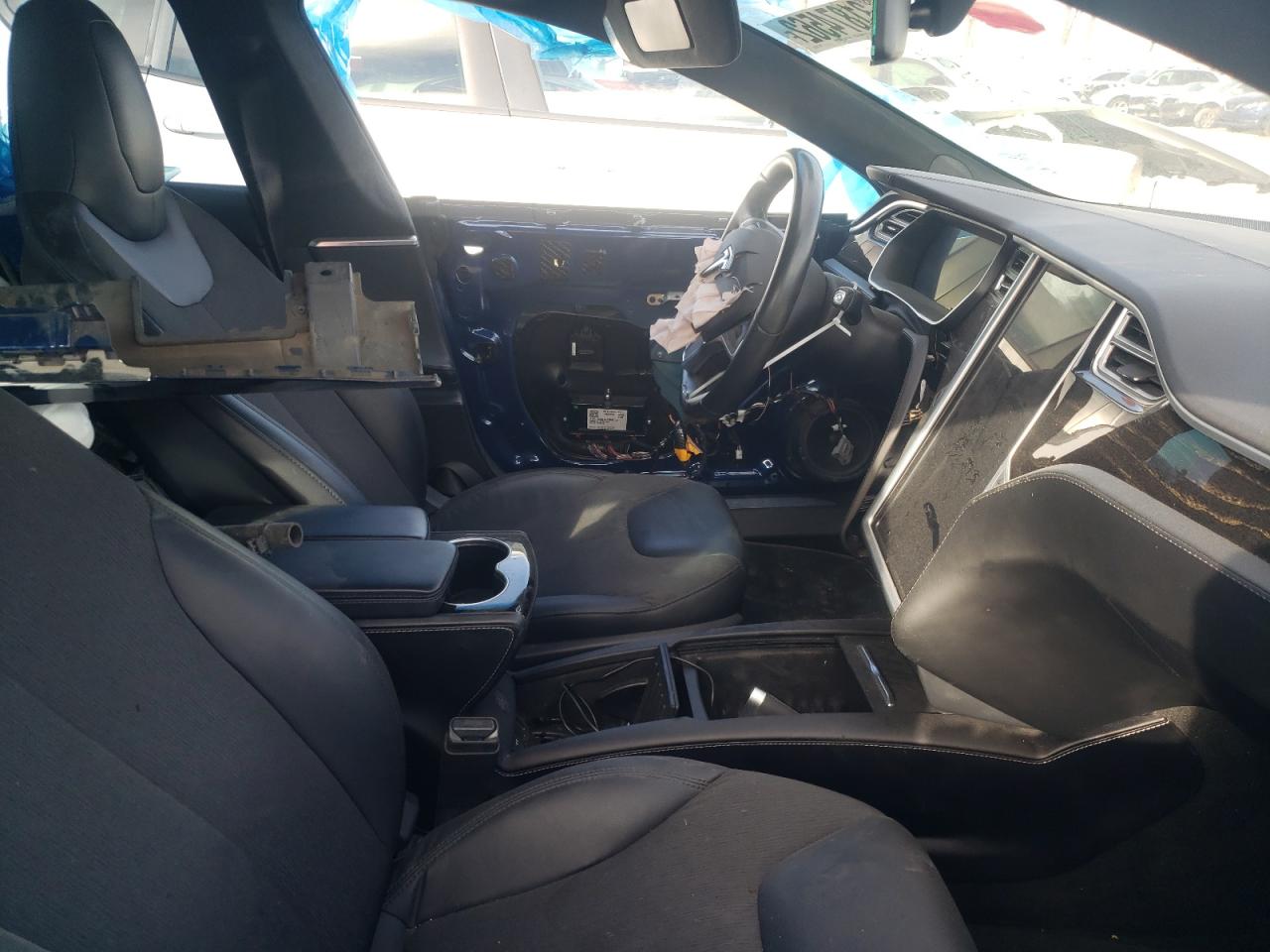 Photo 5 from auction – 2016 TESLA MODEL S with VIN 5YJSA1E11GF149753