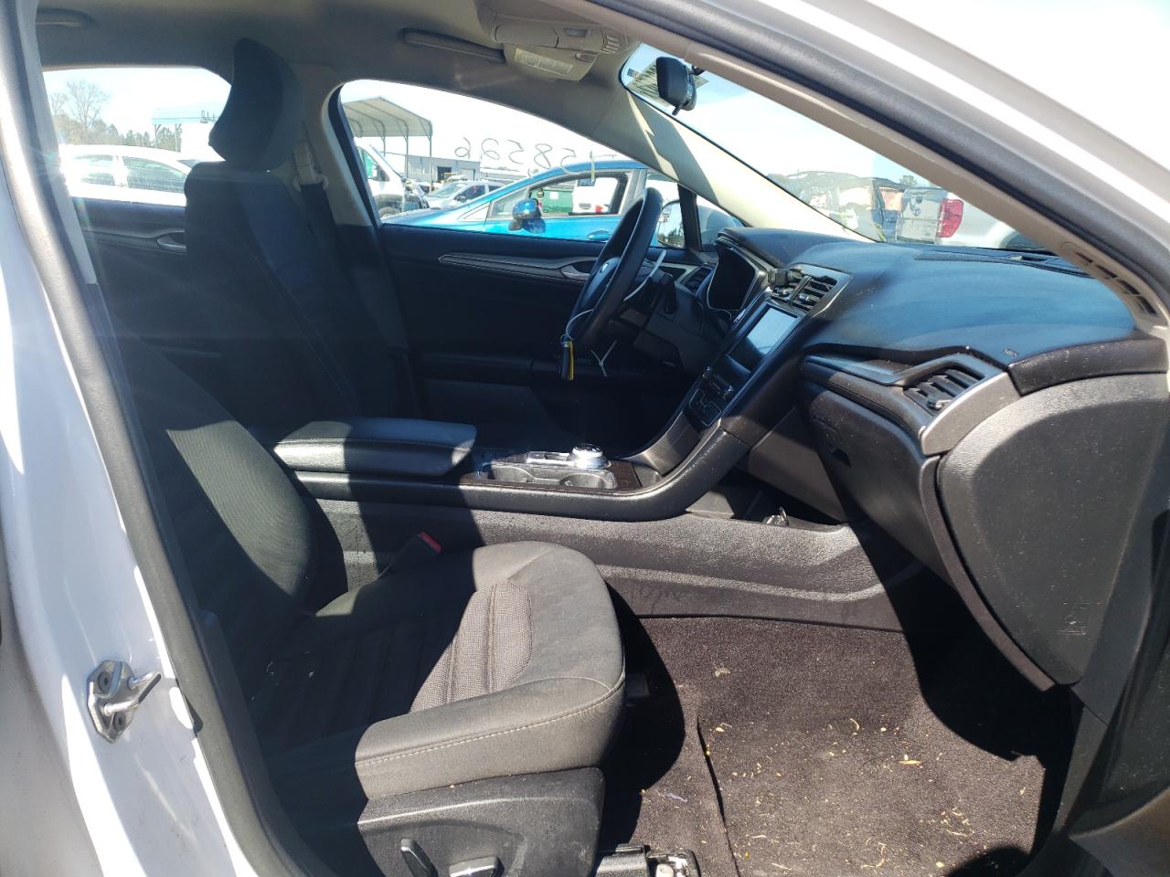 Photo 5 from auction – 2017 FORD FUSION SE with VIN 3FA6P0HD2HR249706