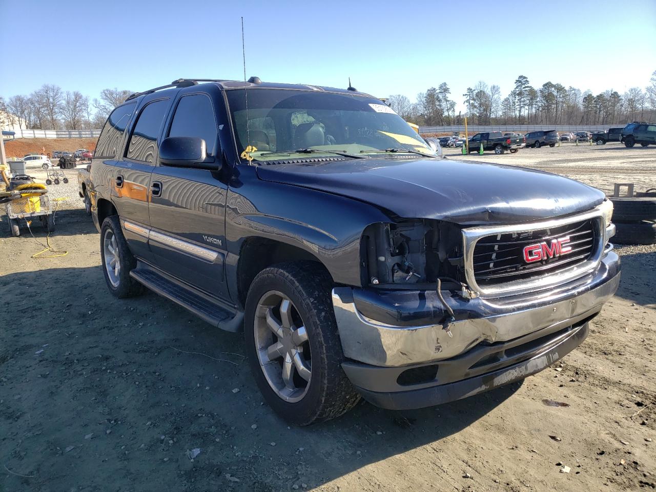 GMC YUKON 2005 with VIN 1GKEC13TX5J160983 - Photo from auction