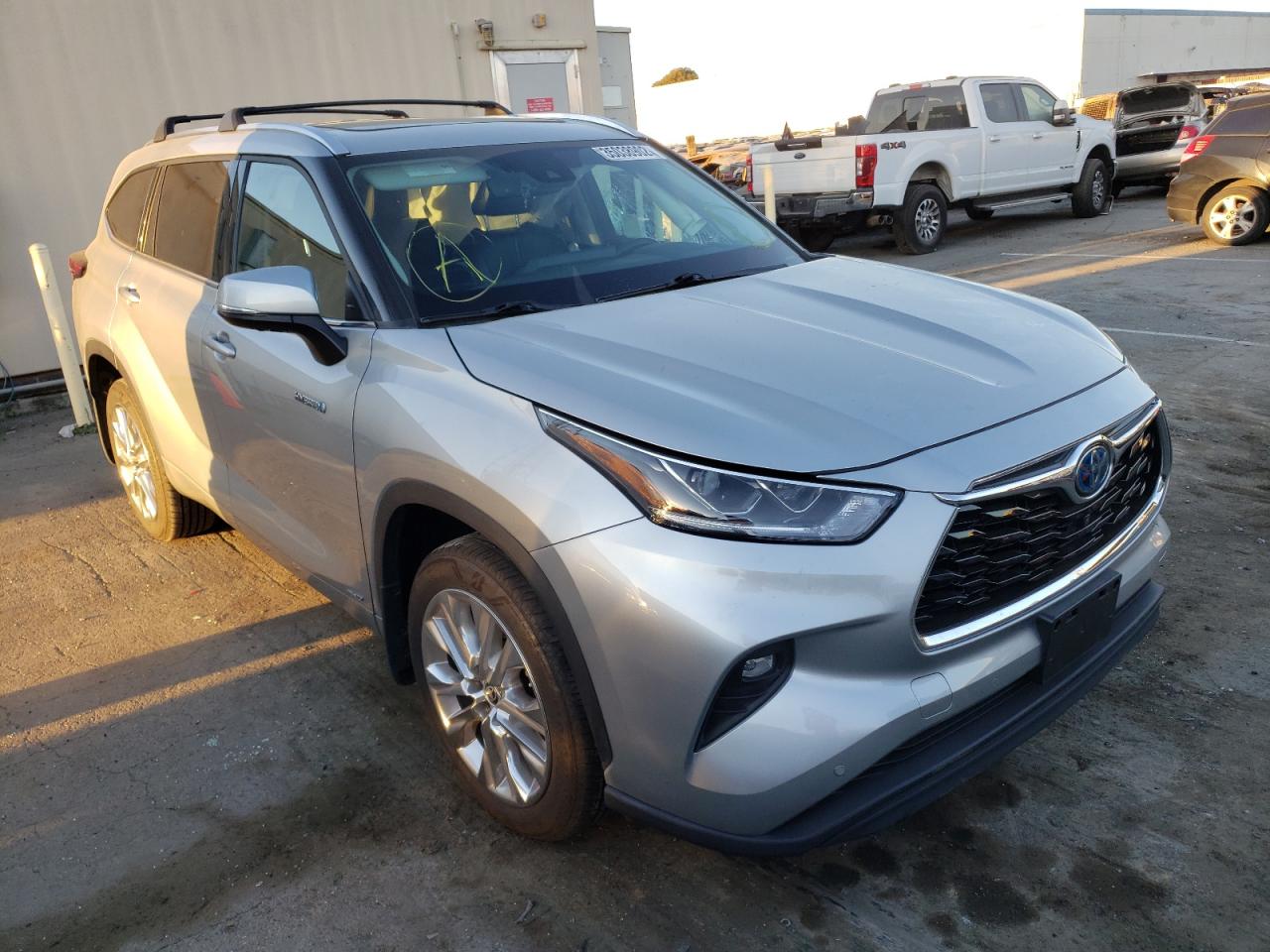 TOYOTA HIGHLANDER 2021 with VIN 5TDXBRCH8MS021938 - Photo from auction